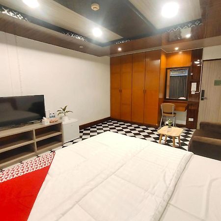 Hotel Oyo 75446 Travis Inthamara 49 à Bangkok Extérieur photo