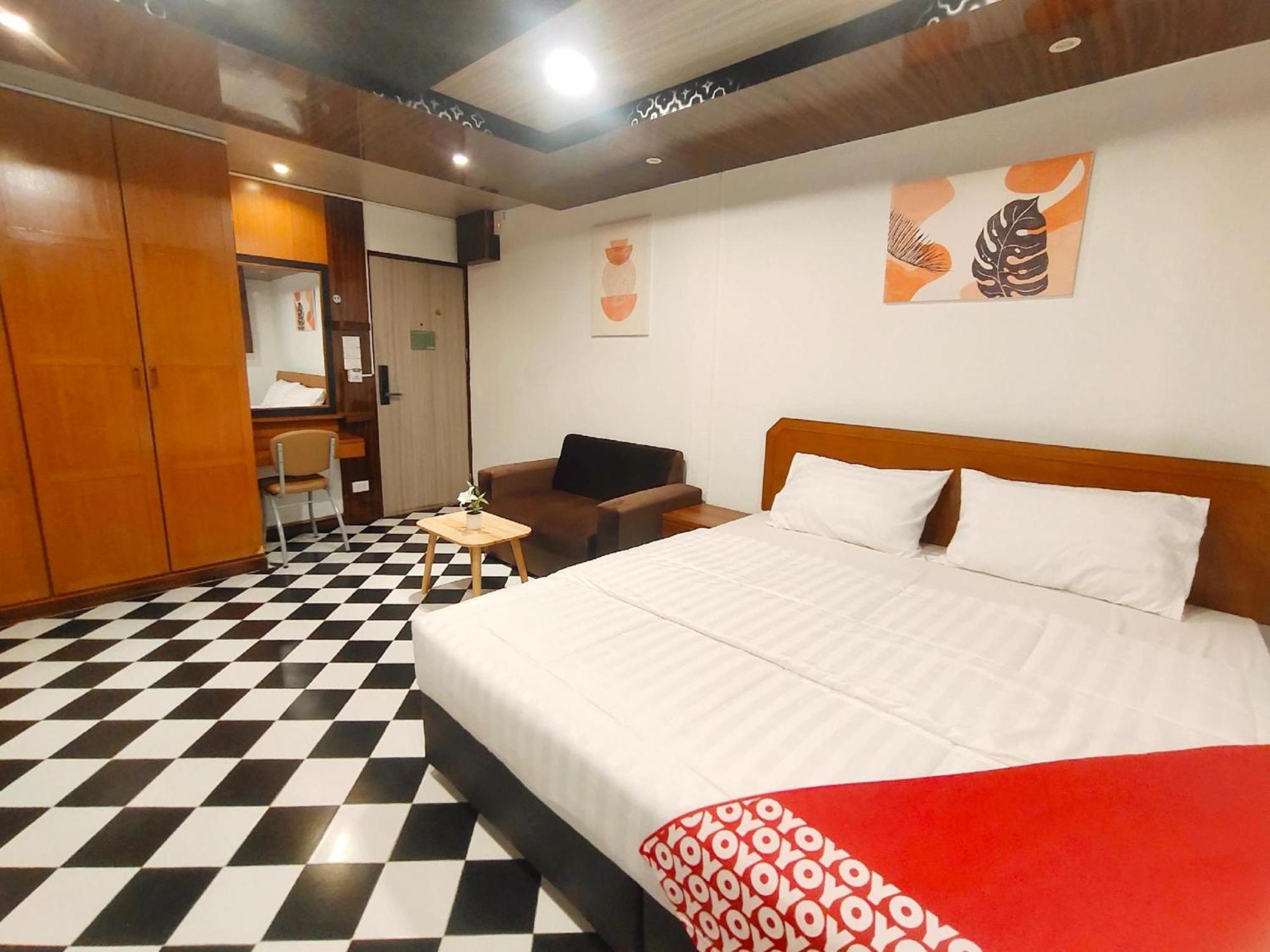 Hotel Oyo 75446 Travis Inthamara 49 à Bangkok Extérieur photo