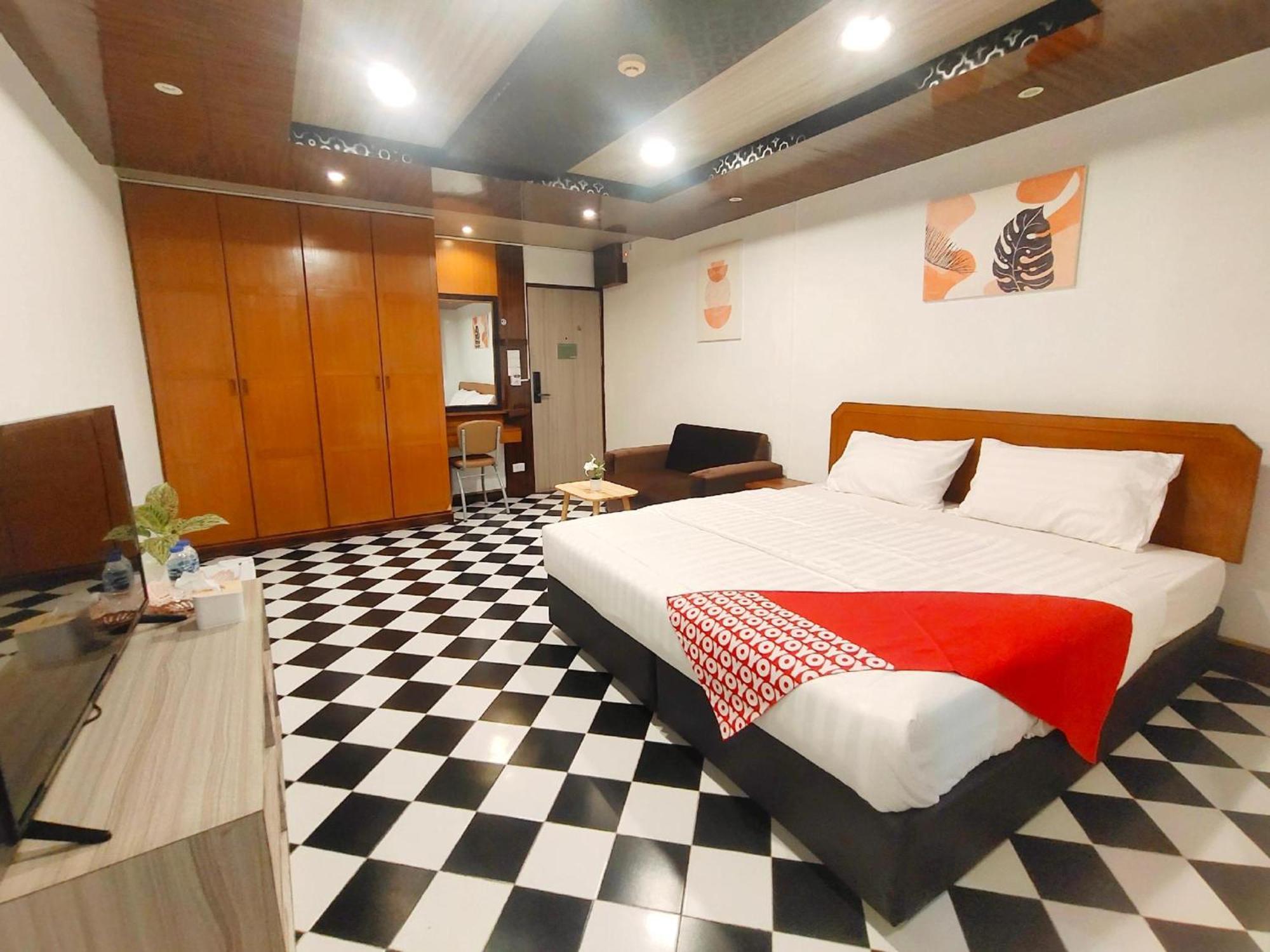 Hotel Oyo 75446 Travis Inthamara 49 à Bangkok Extérieur photo