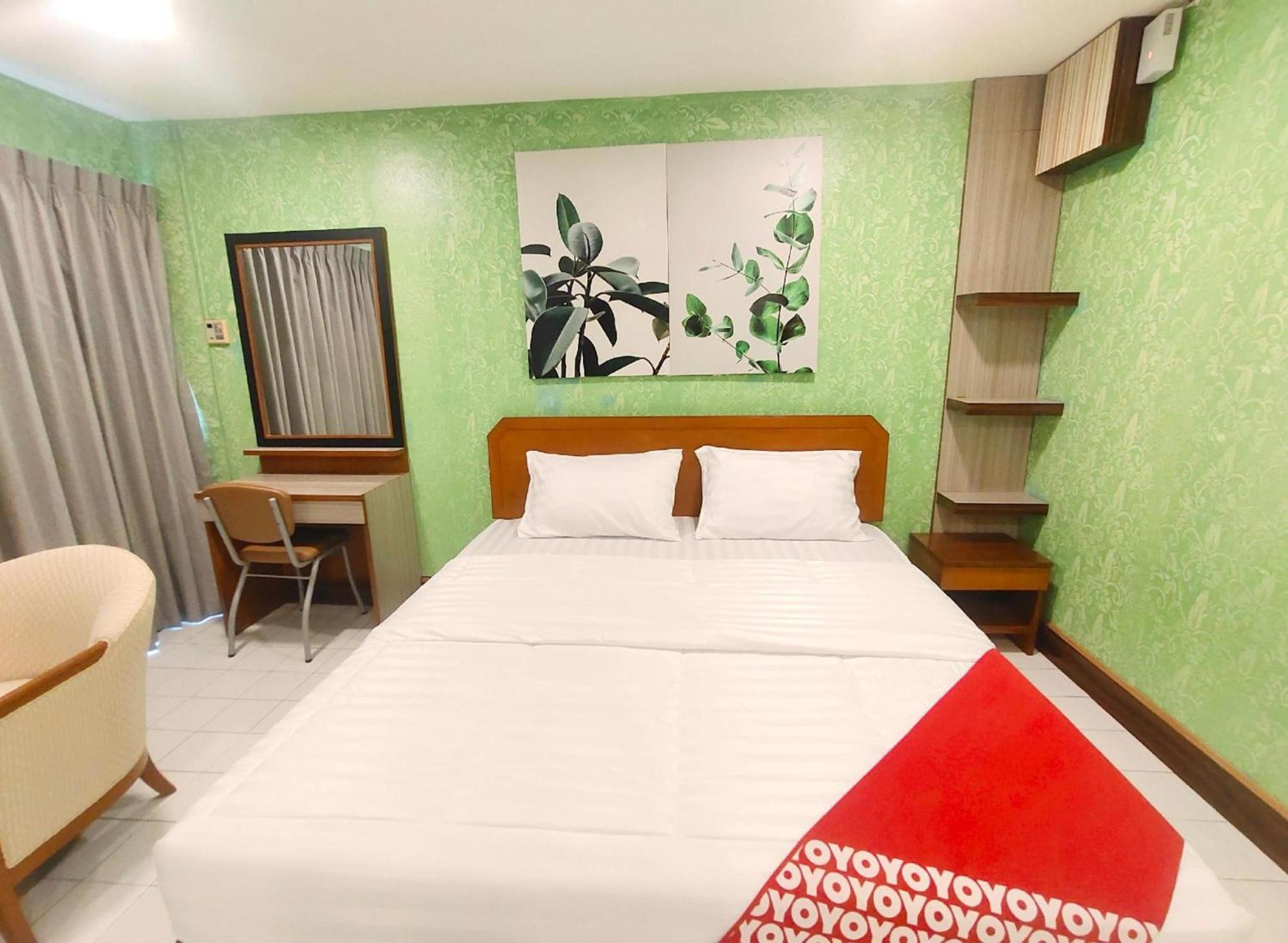 Hotel Oyo 75446 Travis Inthamara 49 à Bangkok Extérieur photo