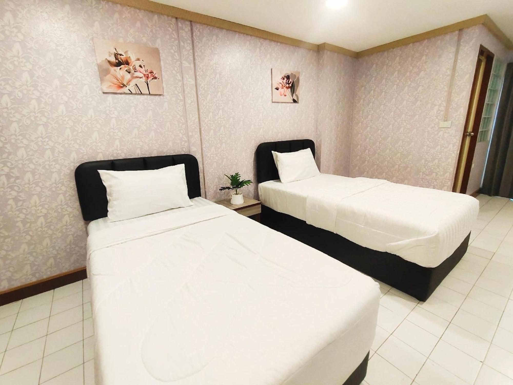 Hotel Oyo 75446 Travis Inthamara 49 à Bangkok Extérieur photo