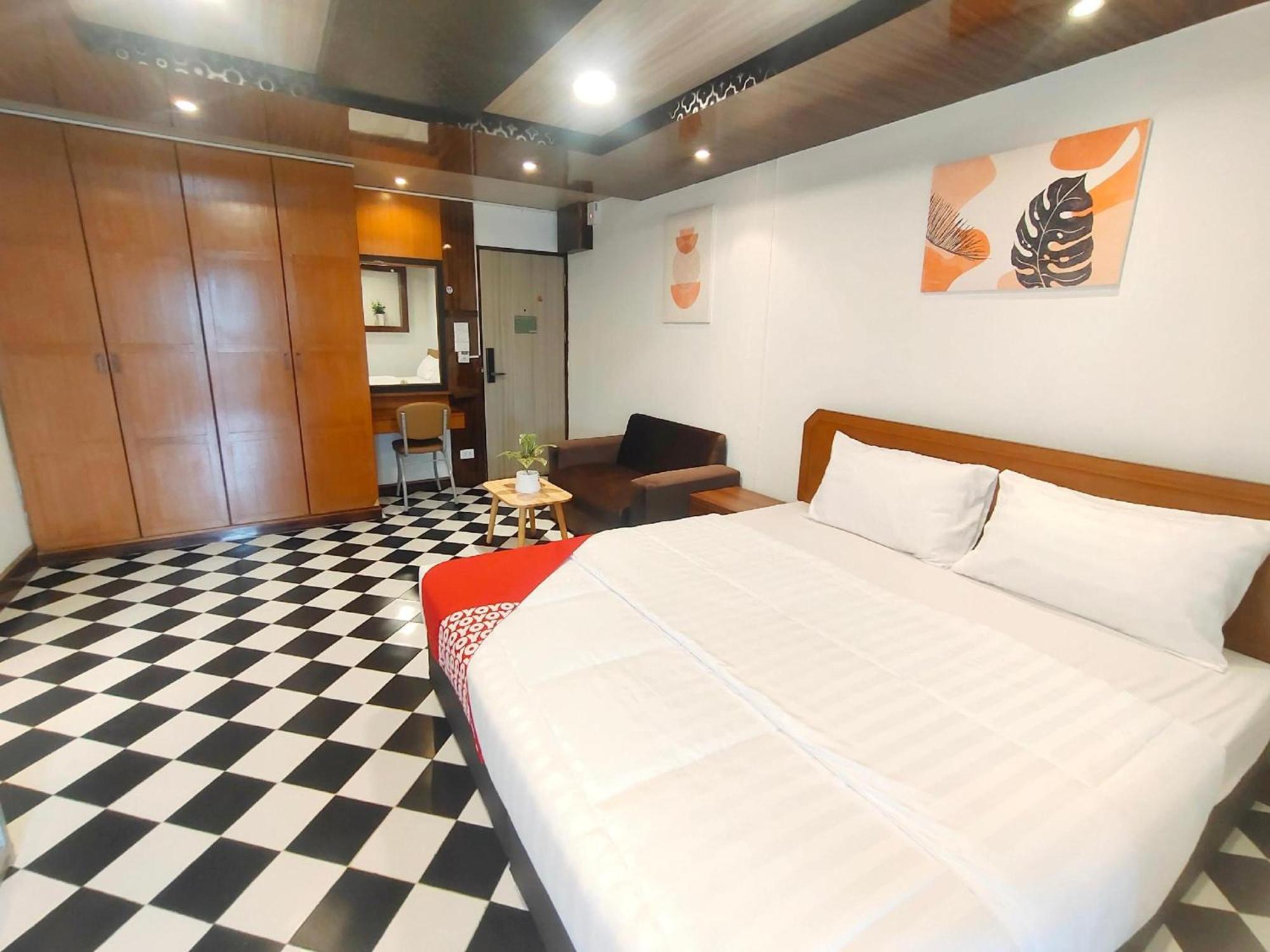Hotel Oyo 75446 Travis Inthamara 49 à Bangkok Extérieur photo