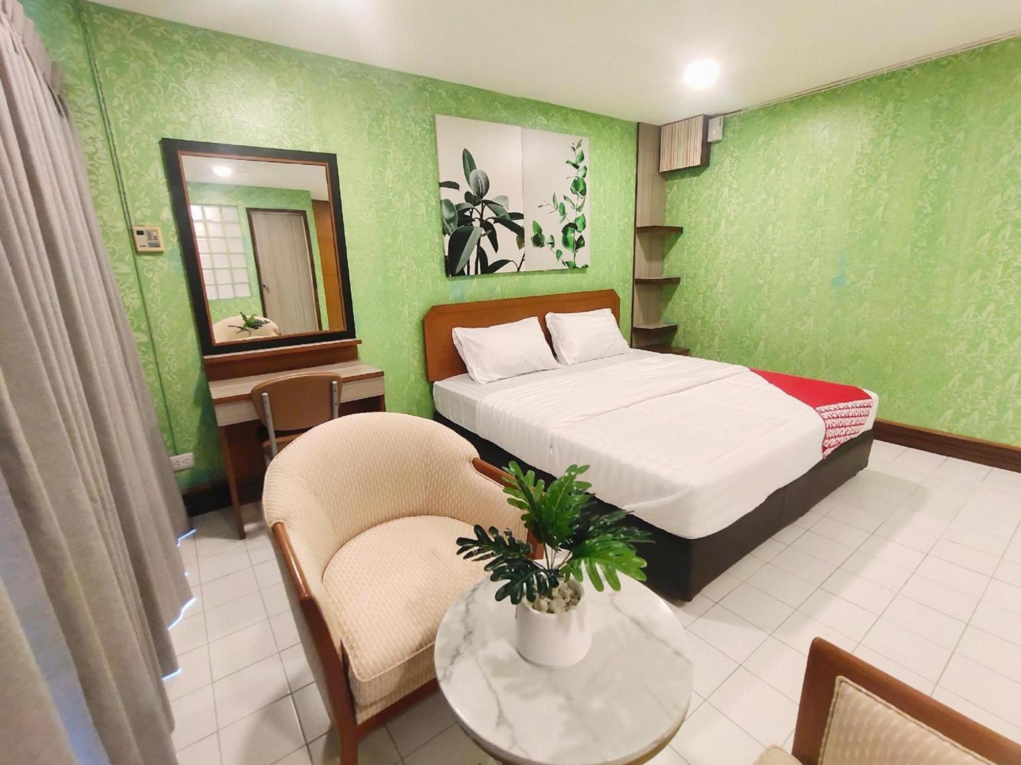 Hotel Oyo 75446 Travis Inthamara 49 à Bangkok Extérieur photo