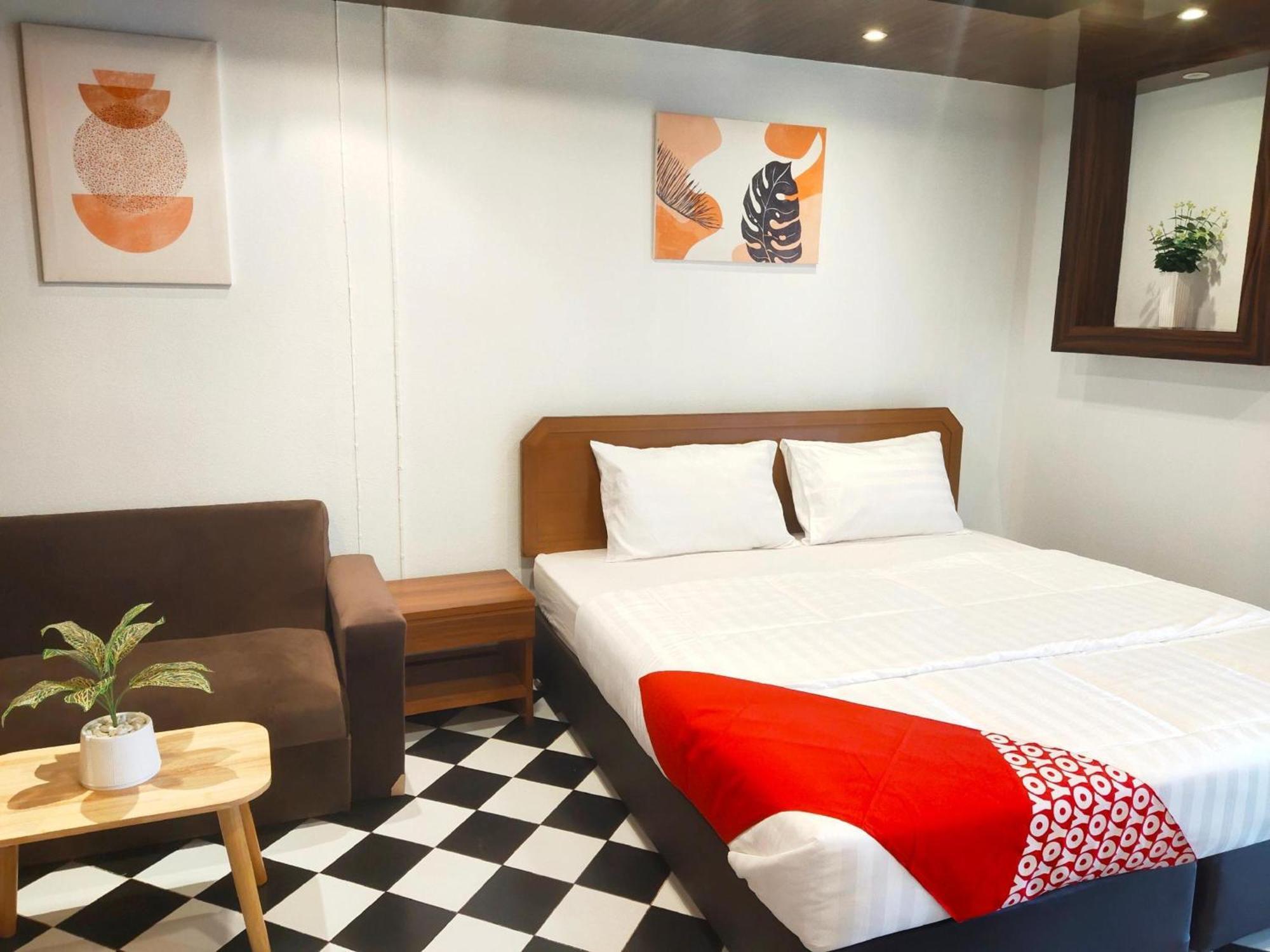 Hotel Oyo 75446 Travis Inthamara 49 à Bangkok Extérieur photo