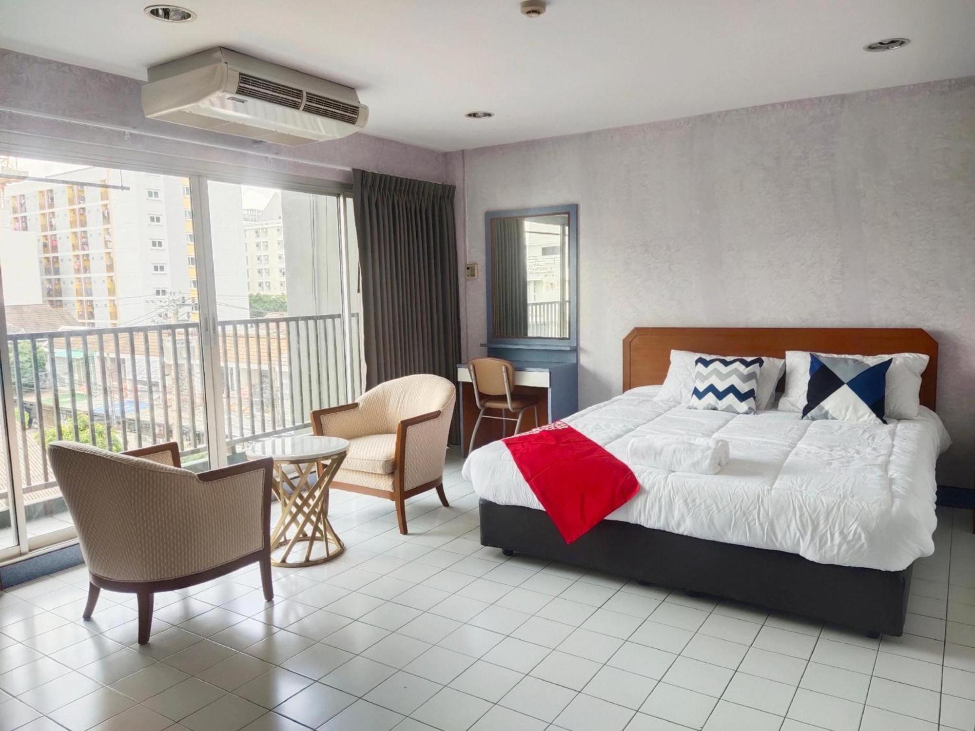 Hotel Oyo 75446 Travis Inthamara 49 à Bangkok Extérieur photo