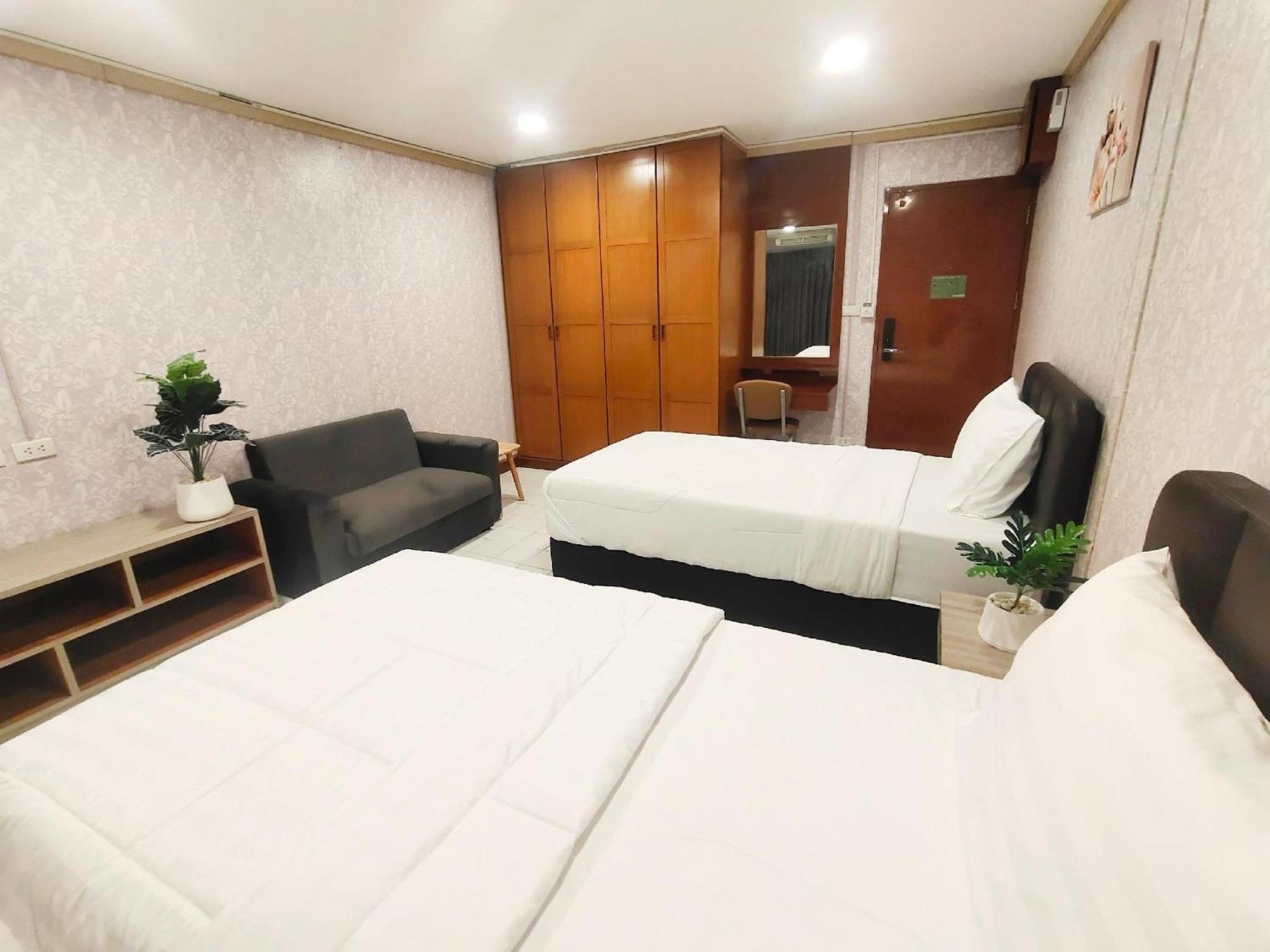 Hotel Oyo 75446 Travis Inthamara 49 à Bangkok Extérieur photo