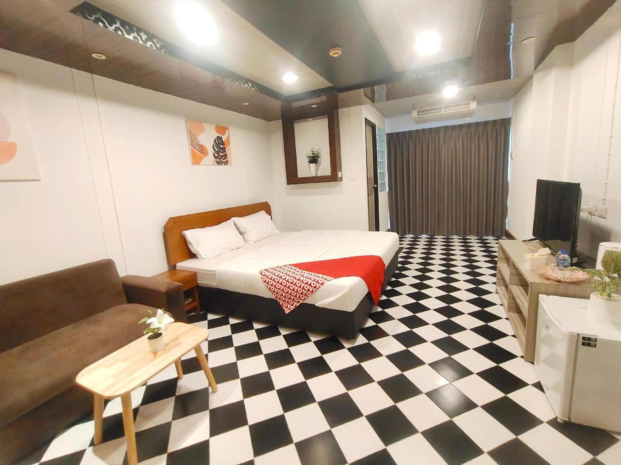 Hotel Oyo 75446 Travis Inthamara 49 à Bangkok Extérieur photo